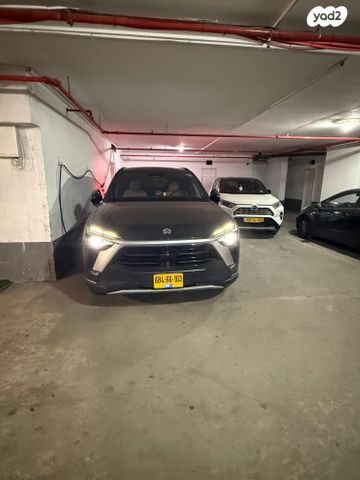 מודעת רכב ניאו ES8