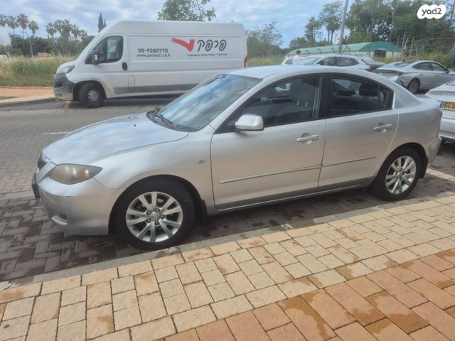 מודעת רכב מאזדה 3