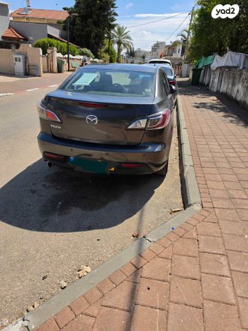 מודעת רכב מאזדה 3