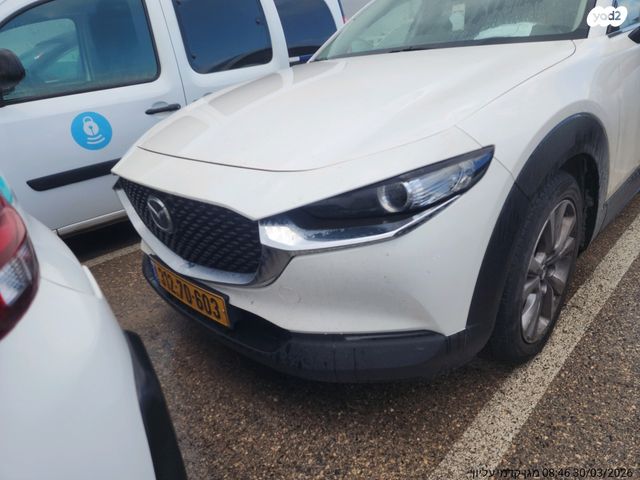 מודעת רכב מאזדה CX-30