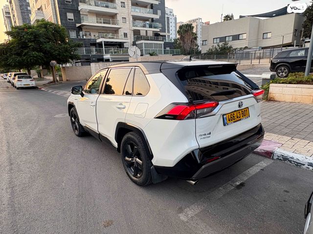 מודעת רכב טויוטה RAV4