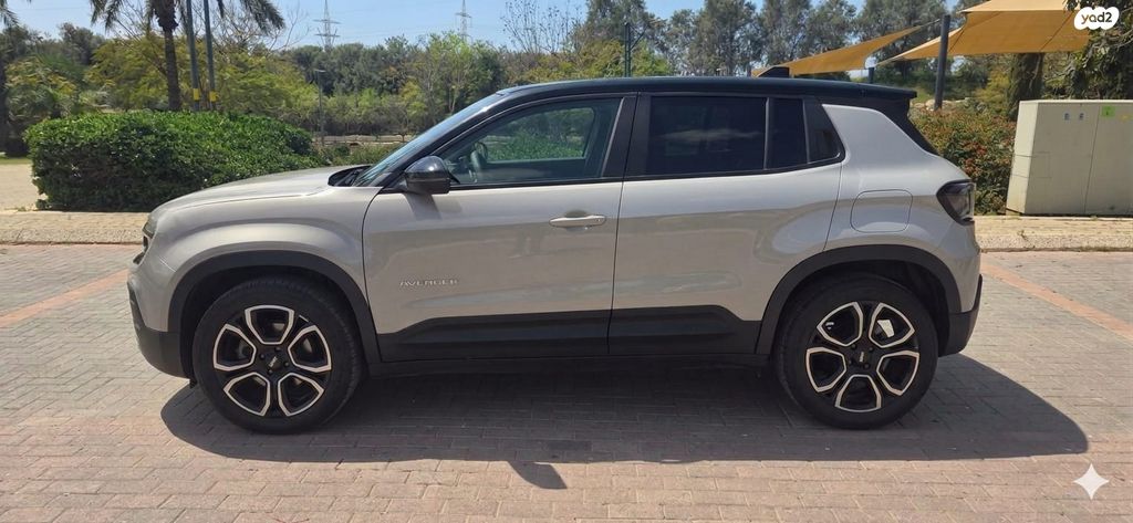 מודעת רכב ג'יפ אוונגר