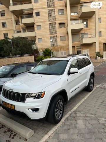 מודעת רכב ג'יפ גרנד צ'ירוקי