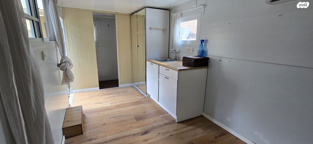 מודעת רכב נגרר (קראוון נגרר)