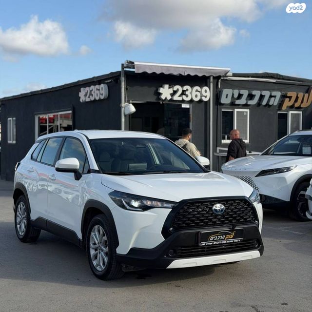 מודעת רכב טויוטה קורולה קרוס