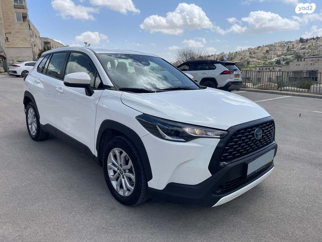 מודעת רכב טויוטה קורולה קרוס