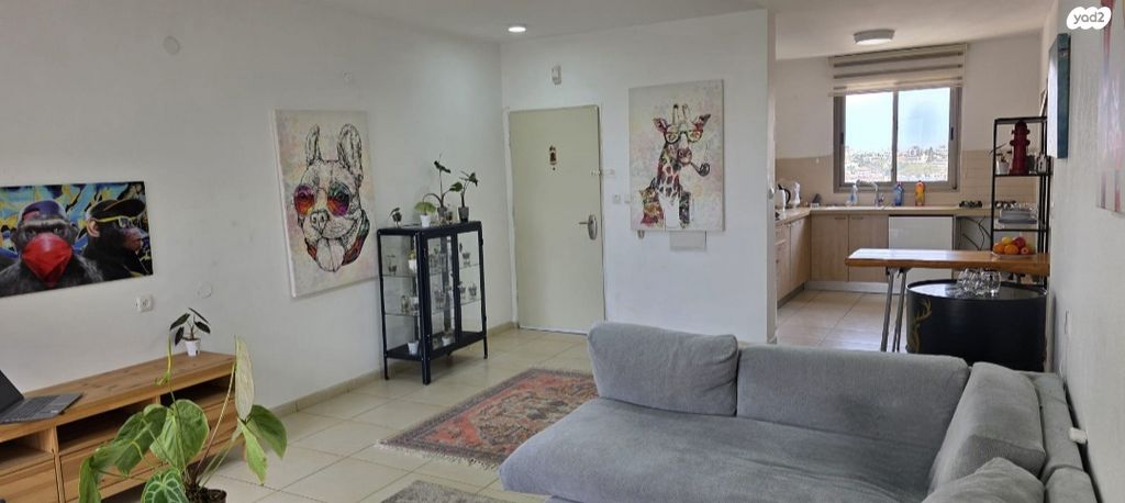 חנוך לוין 21