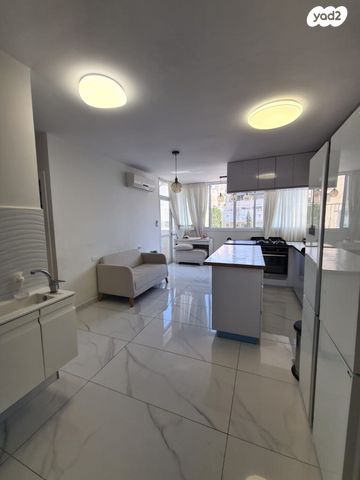 האדמו"ר מרוז'ין 3