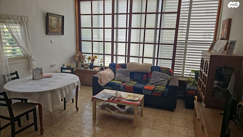 א.ד. גורדון 33