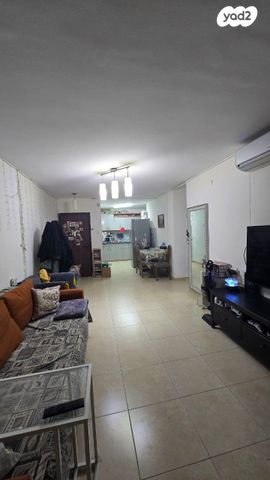 טרומפלדור 8