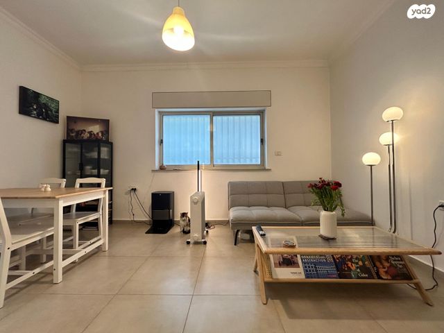 בנימין מטודלה 9