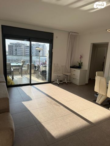 אסתר המלכה 1