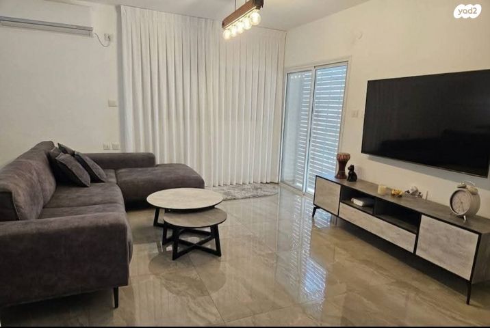 מודעת נכס, חדרה