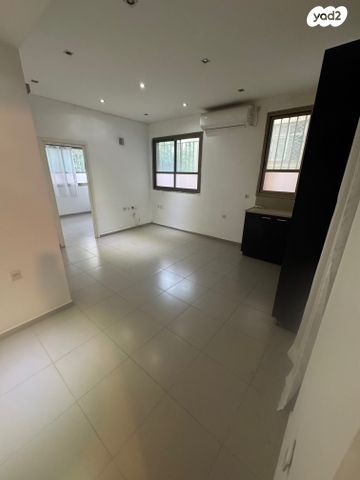 שדרות נורדאו 74