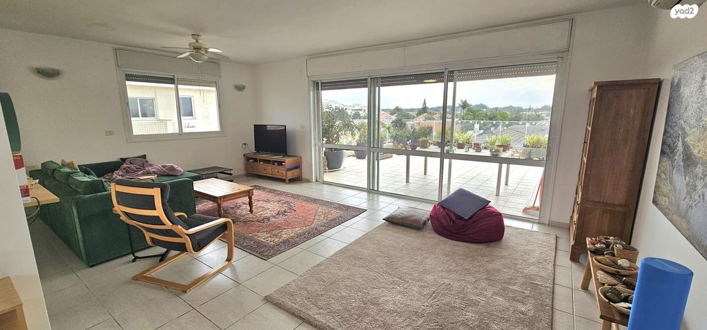 מודעת נכס, גרין פארק שיכון עובדים, הוד השרון