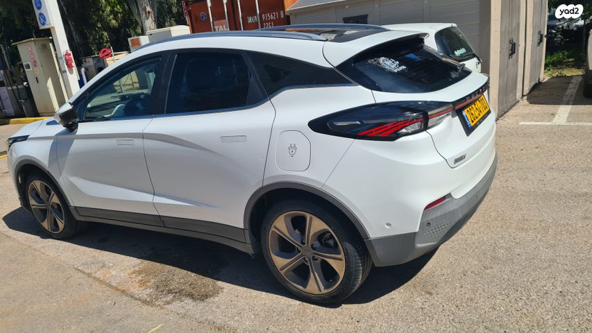 מודעת רכב ג׳ילי Geometry C