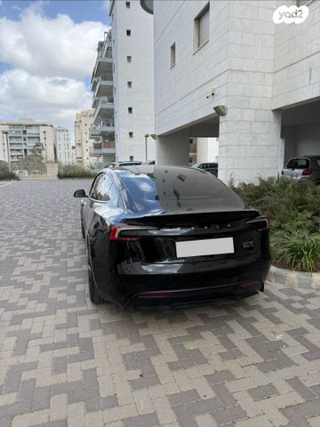 מודעת רכב טסלה מודל 3
