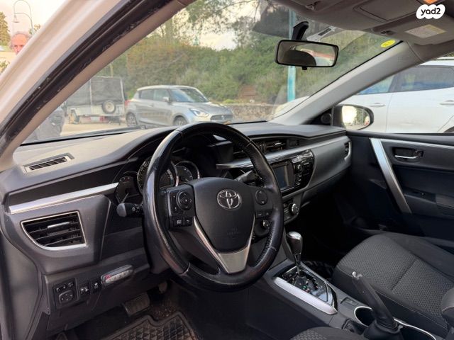 מודעת רכב טויוטה קורולה