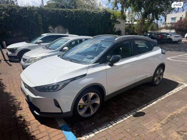 מודעת רכב ג׳ילי Geometry C