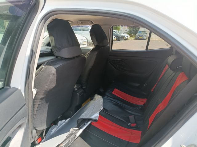 מודעת רכב טויוטה יאריס קרוס