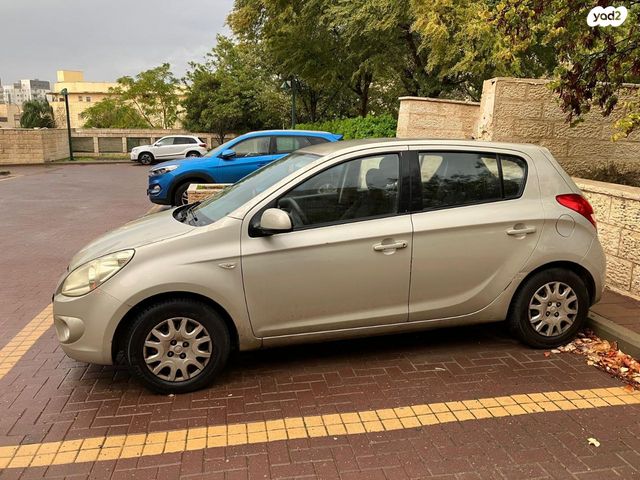 מודעת רכב יונדאי i20