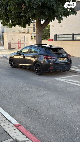 מודעת רכב מאזדה 3