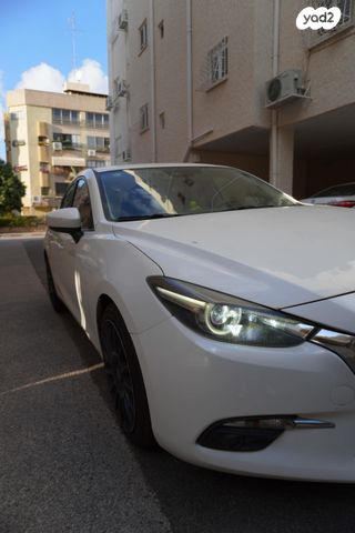 מודעת רכב מאזדה 3