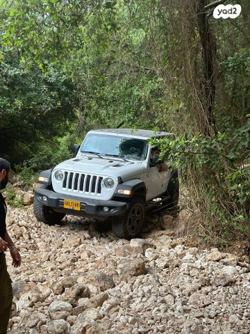 מודעת רכב ג'יפ רנגלר