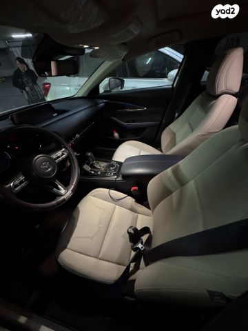 מודעת רכב מאזדה CX-30