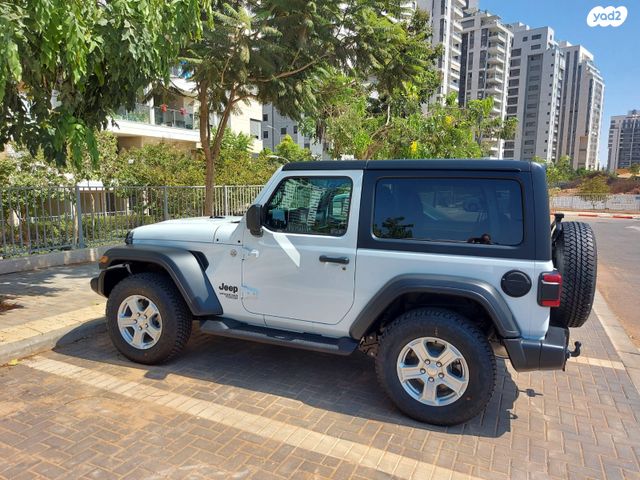 מודעת רכב ג'יפ רנגלר