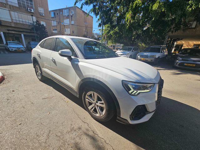 מודעת רכב אאודי Q3 2