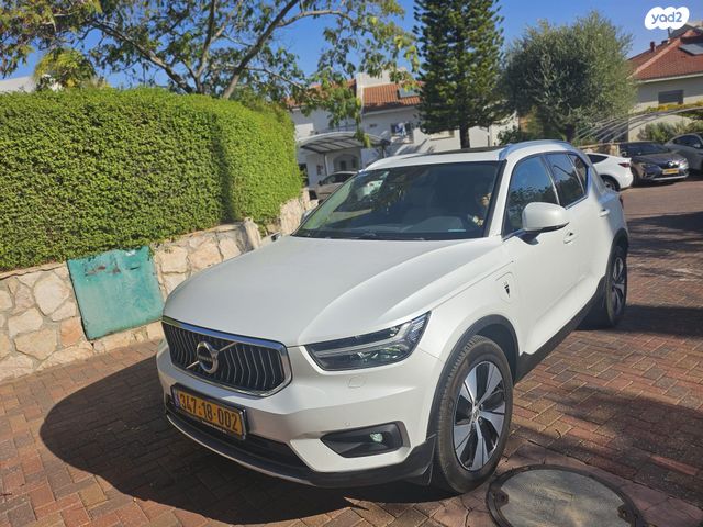 מודעת רכב וולוו XC40