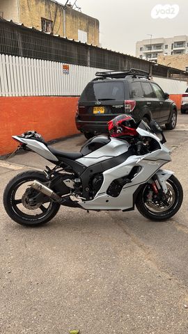 מודעת רכב קאוואסאקי נינג'ה ZX 10R