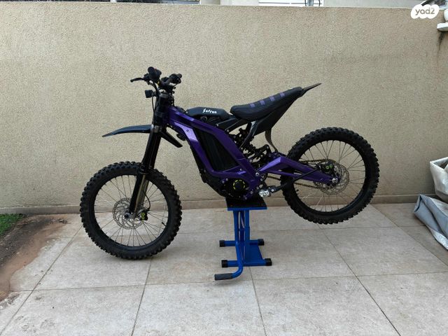 מודעת רכב סורון Light Bee X