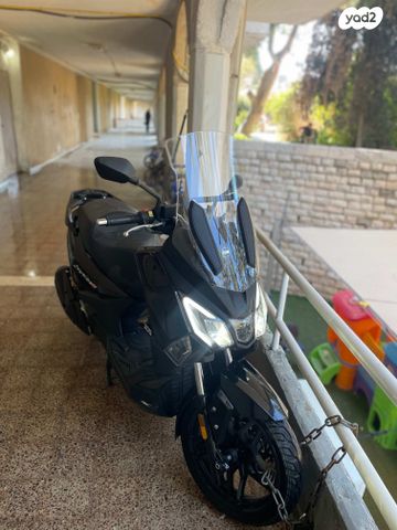 מודעת רכב סאן יאנג ג'וירייד 300 16