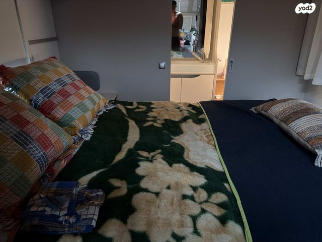 מודעת רכב נגרר (קראוון נגרר)