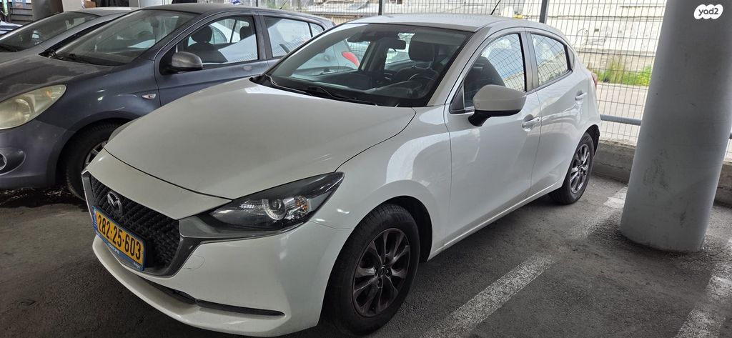מודעת רכב מאזדה 2