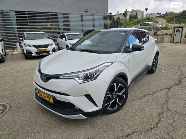 מודעת רכב טויוטה C-HR