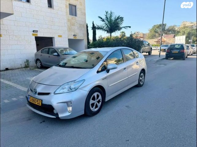 מודעת רכב טויוטה פריוס