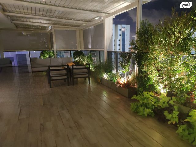 עוזי חיטמן 14