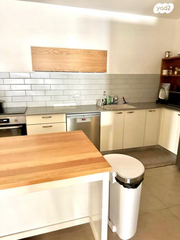 שדרות הרצל 22