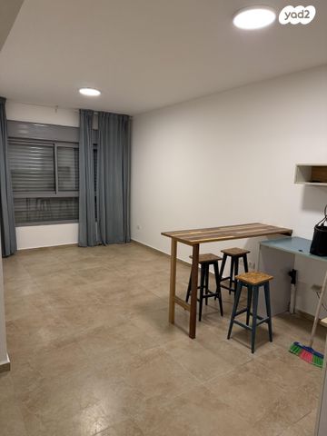 עין הקורא 16