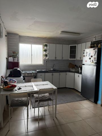 שדרות דגניה 13