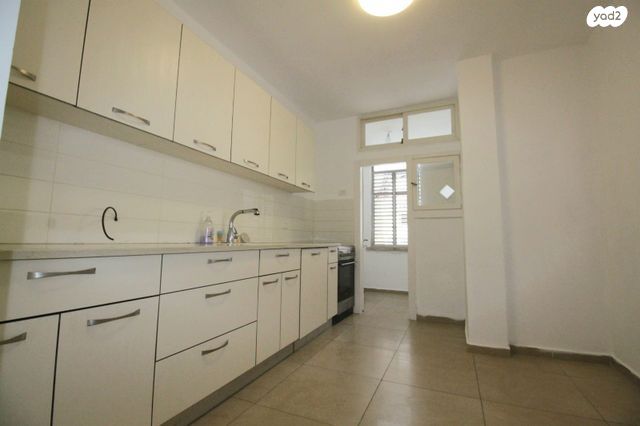 ז'בוטינסקי 64