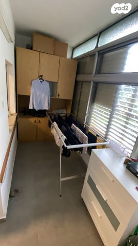 שדרות ג'יימס דה רוטשילד 10