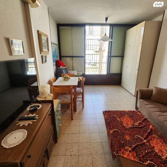 מנדלי מוכר ספרים 12