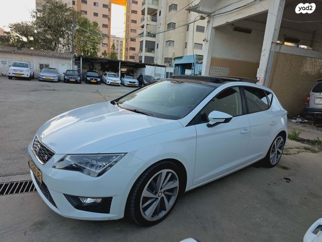 מודעת רכב סיאט לאון