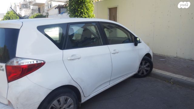 מודעת רכב טויוטה ורסו-S