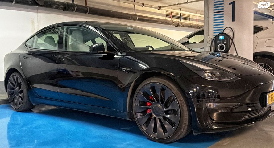 מודעת רכב טסלה מודל 3