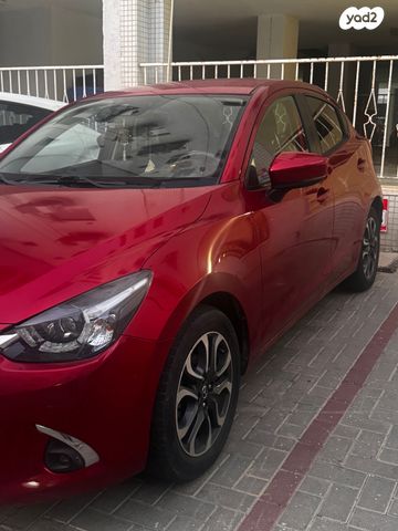 מודעת רכב מאזדה 2